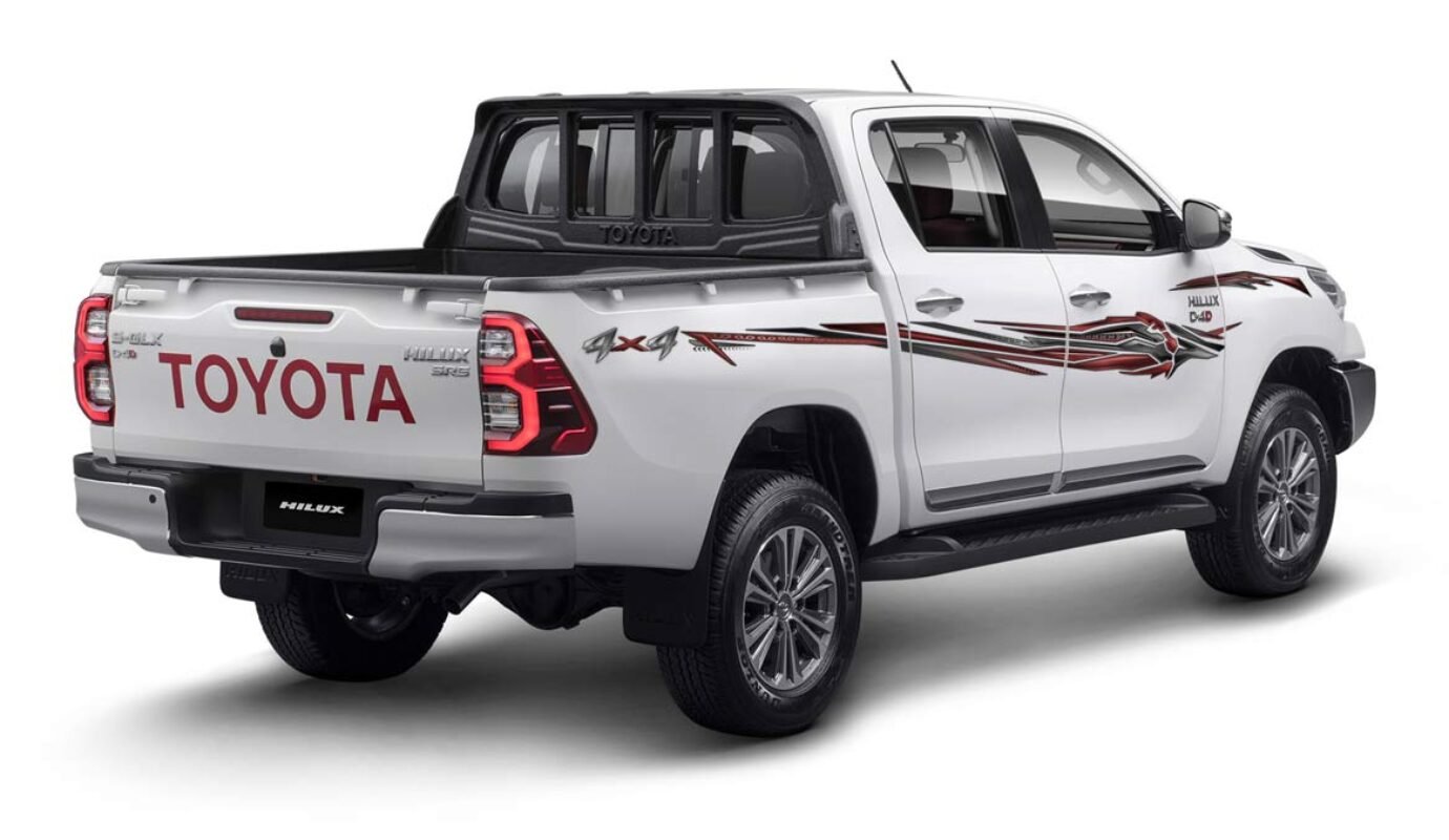 تويوتا هايلوكس 2.4L – موديل 2024