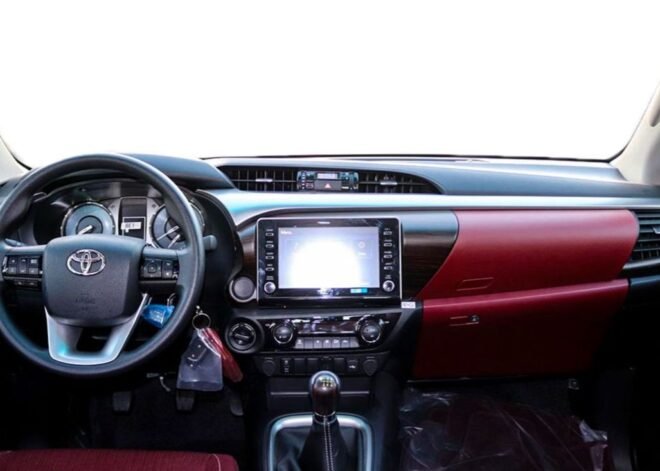 تويوتا هايلوكس 2.4L ديزل 4WD – دبل كبينة (DC) 2024