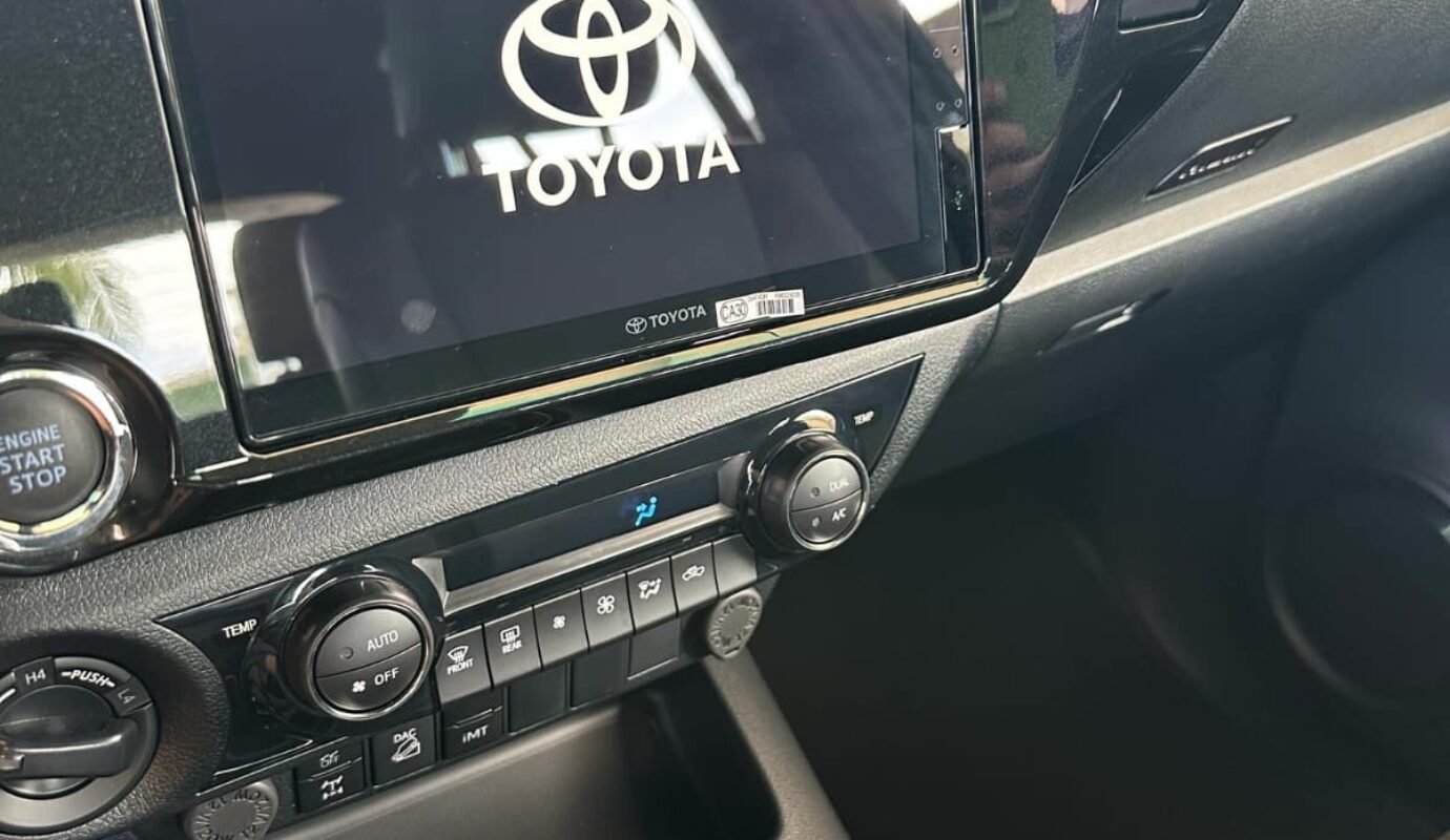 تويوتا هايلوكس كونكيست 2025