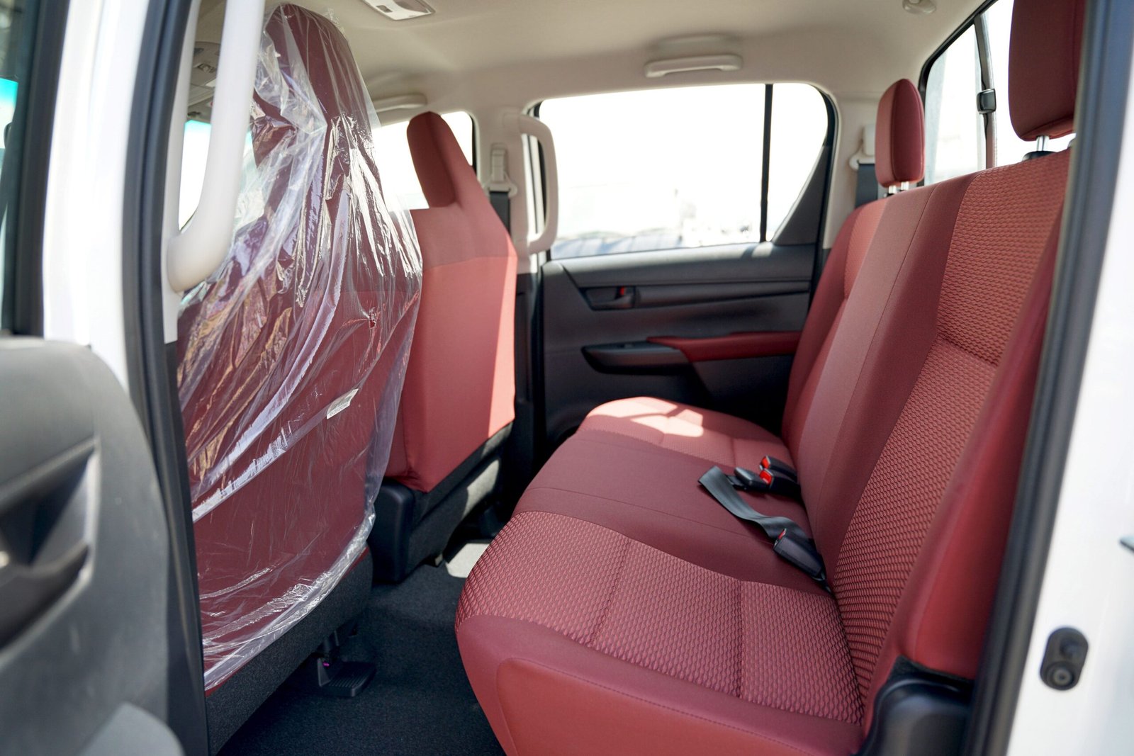 تويوتا هايلوكس 2.4 لتر MT GL2