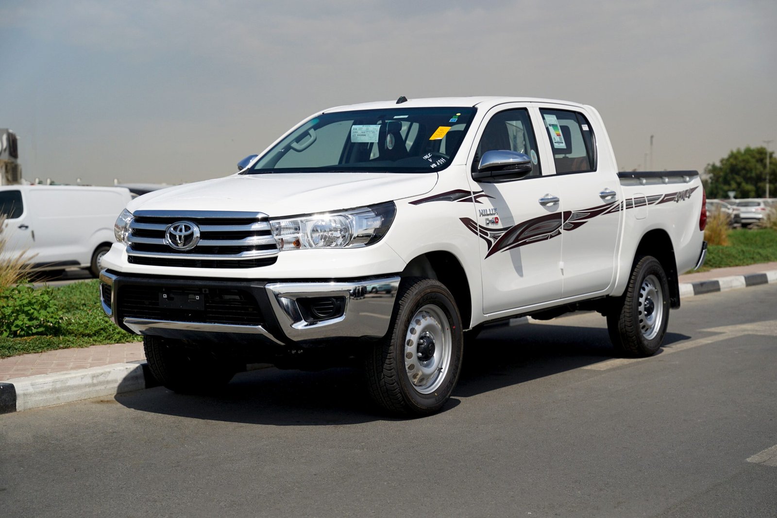 تويوتا هايلوكس 2.4 لتر MT GL2