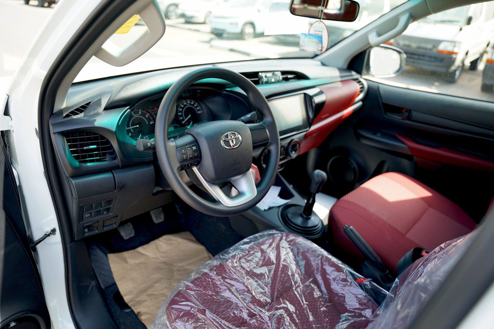 تويوتا هايلوكس 2.4 لتر MT GL2