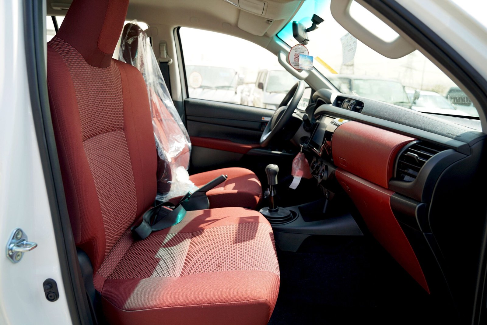 تويوتا هايلوكس 2.4 لتر MT GL2