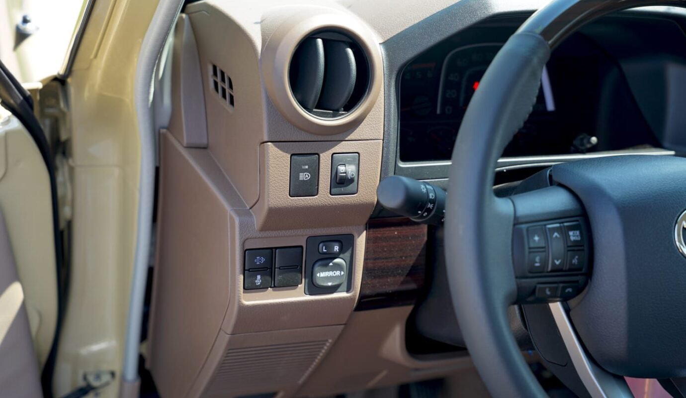 تويوتا لاند كروزر بيك أب 4×4