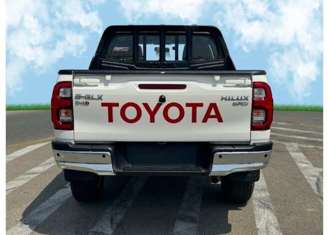 Toyota Hilux SGLX 4×4 – دفع رباعي (4×4)