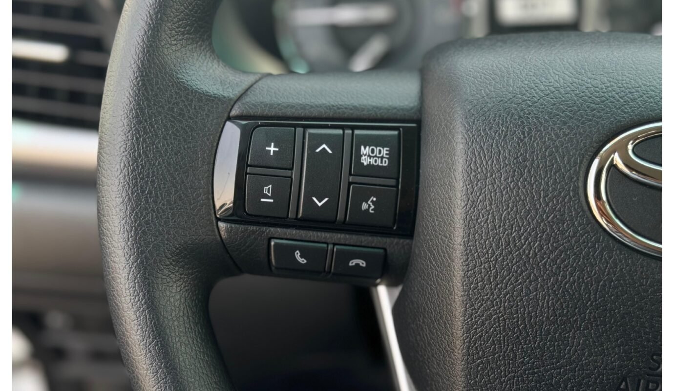 Toyota Hilux SGLX 4×4 – دفع رباعي (4×4)