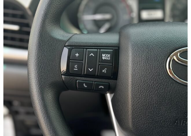 Toyota Hilux SGLX 4×4 – دفع رباعي (4×4)