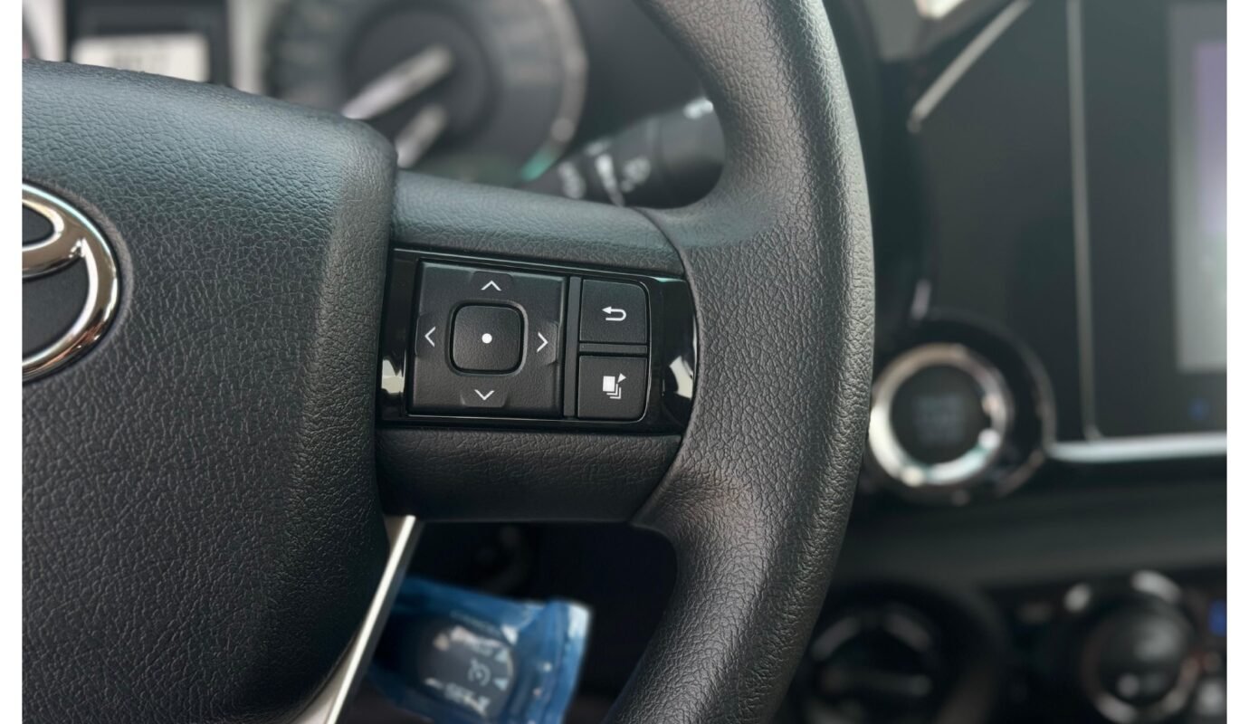 Toyota Hilux SGLX 4×4 – دفع رباعي (4×4)