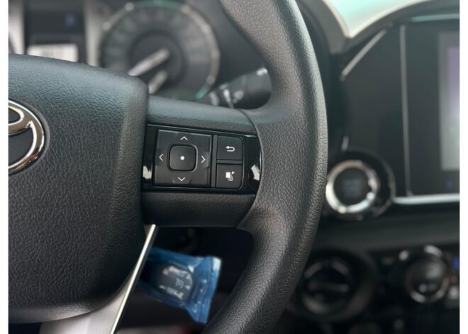 Toyota Hilux SGLX 4×4 – دفع رباعي (4×4)