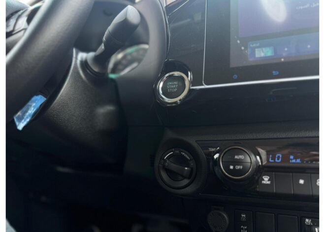 Toyota Hilux SGLX 4×4 – دفع رباعي (4×4)