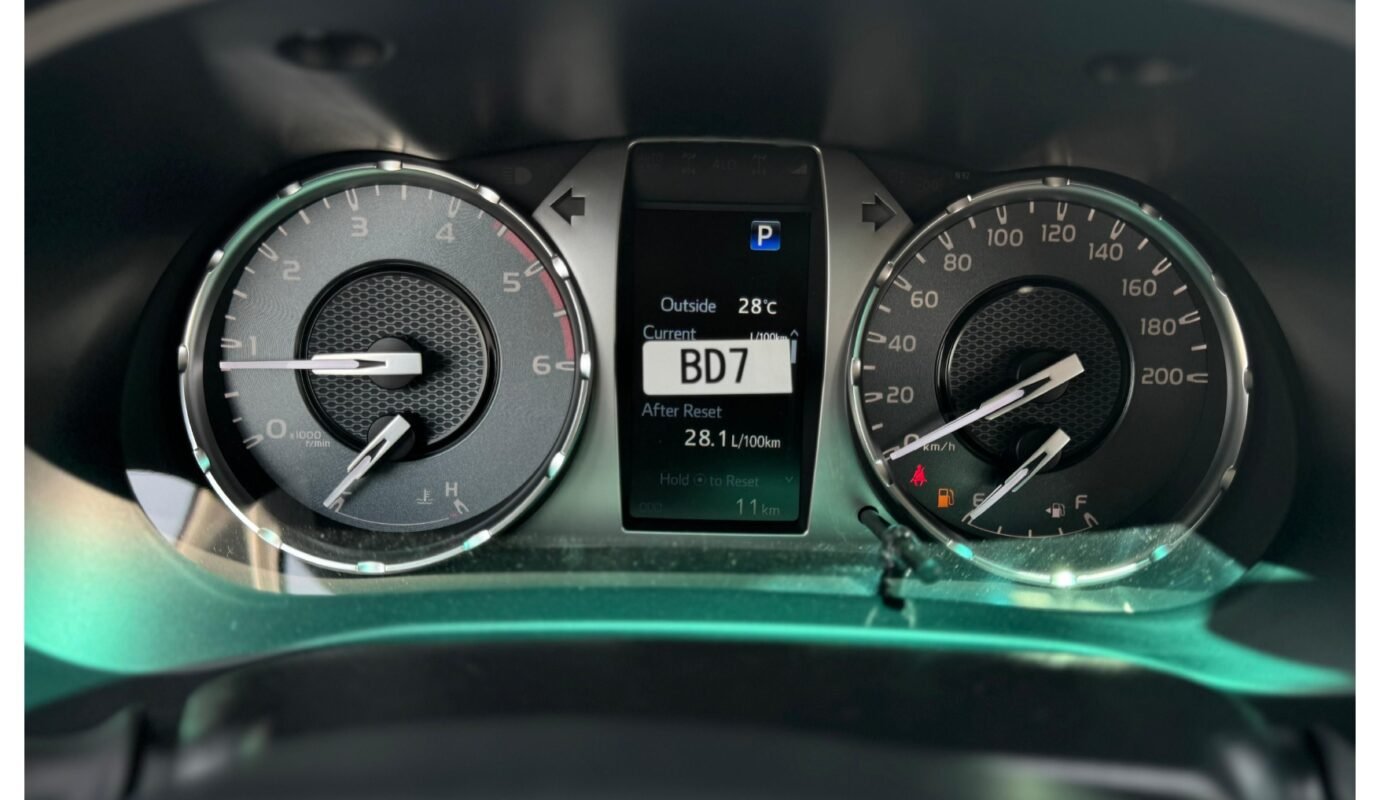 Toyota Hilux SGLX 4×4 – دفع رباعي (4×4)
