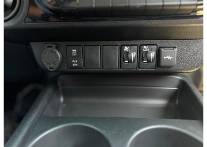 Toyota Hilux SGLX 4×4 – دفع رباعي (4×4)