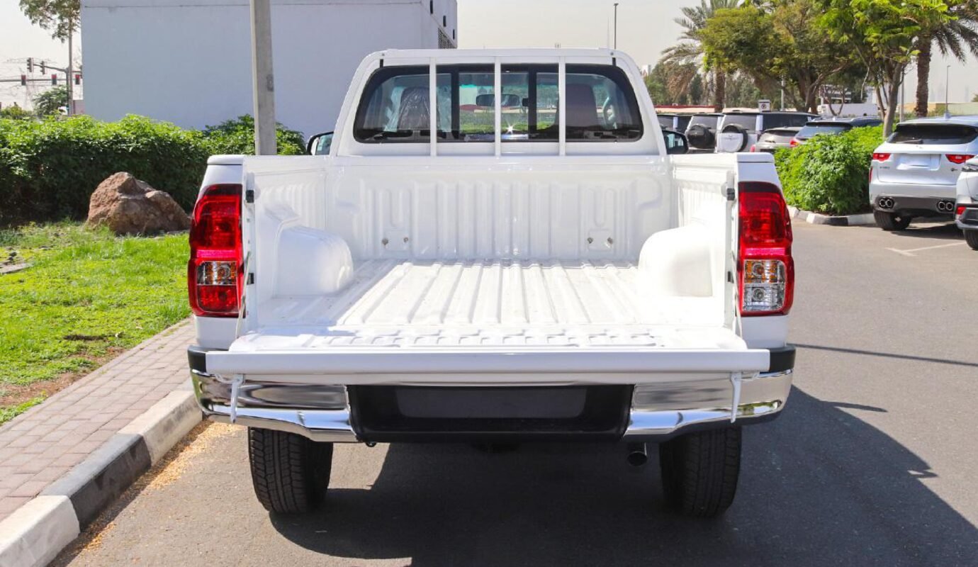 تويوتا هايلوكس SGLX 4×4 2.4L ديزل أوتوماتيك