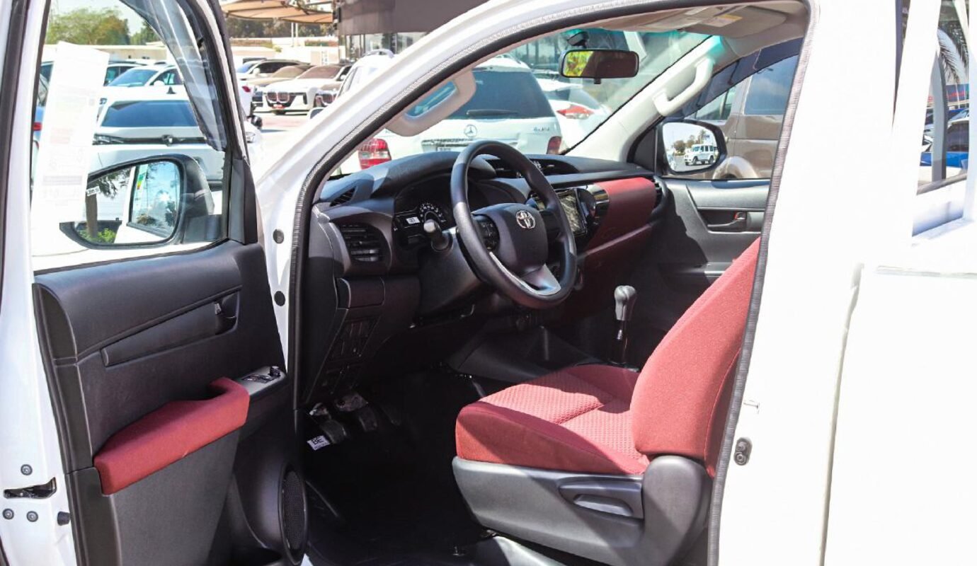 تويوتا هايلوكس SGLX 4×4 2.4L ديزل أوتوماتيك