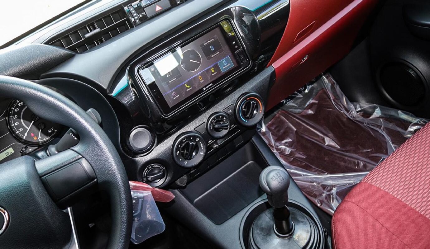 تويوتا هايلوكس SGLX 4×4 2.4L ديزل أوتوماتيك